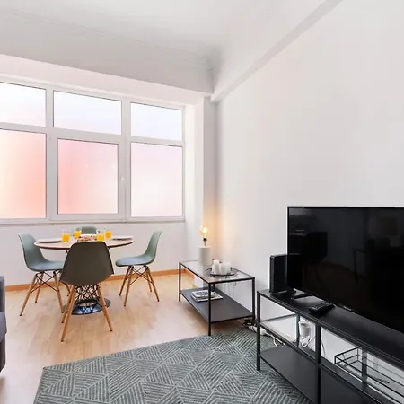 Bright 2 Bedroom Apt In City Centre - Nr Tram & Metro Διαμέρισμα