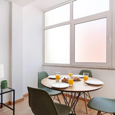 Bright 2 Bedroom Apt In City Centre - Nr Tram & Metro Διαμέρισμα *