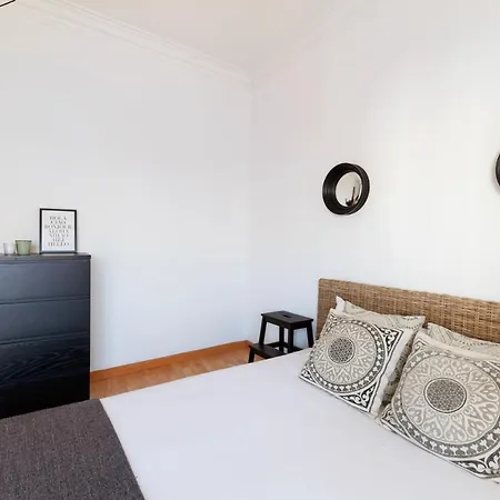 Bright 2 Bedroom Apt In City Centre - Nr Tram & Metro Διαμέρισμα *