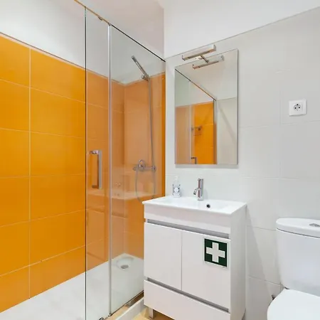 Bright 2 Bedroom Apt In City Centre - Nr Tram & Metro Διαμέρισμα