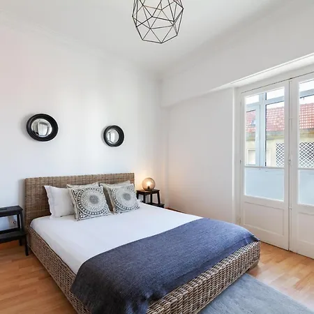 Bright 2 Bedroom Apt In City Centre - Nr Tram & Metro Διαμέρισμα *